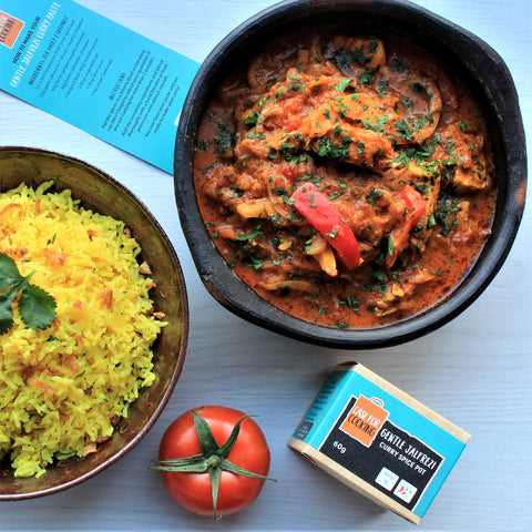 Gentle Jalfrezi spice pot that serves 10 with recipe card made by Case For Cooking sold by The Cooking Plumber.